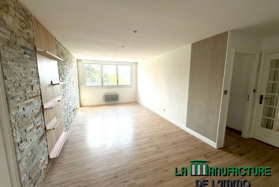 Appartement F4 à Saint-Étienne - Lumineux avec Vue Dégagée 