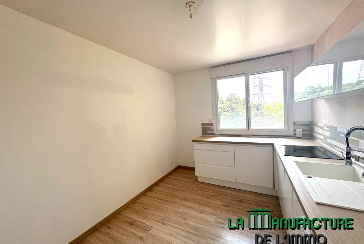 Appartement F4 à Saint-Étienne - Lumineux avec Vue Dégagée 