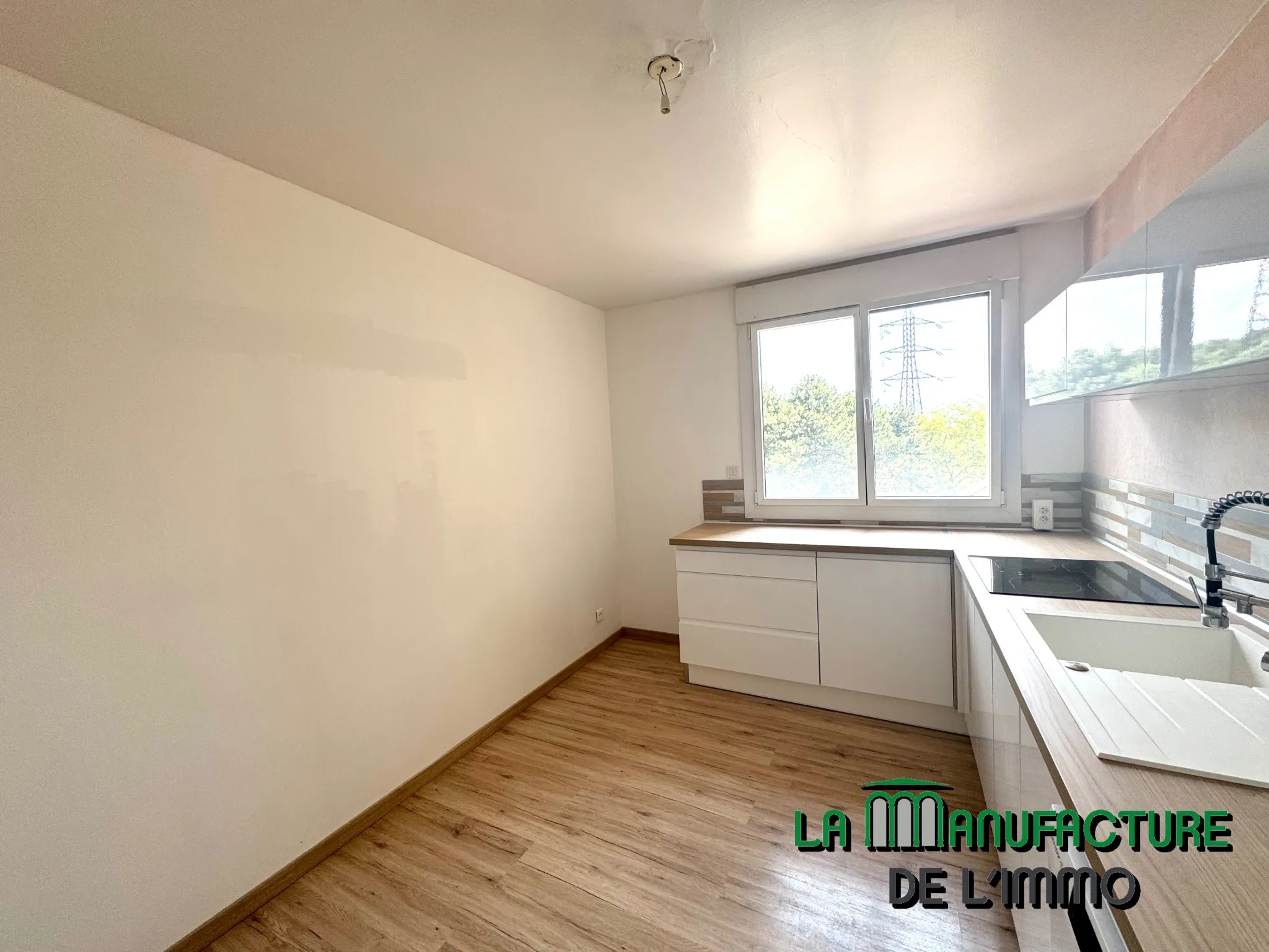 Appartement F4 à Saint-Étienne - Lumineux avec Vue Dégagée 