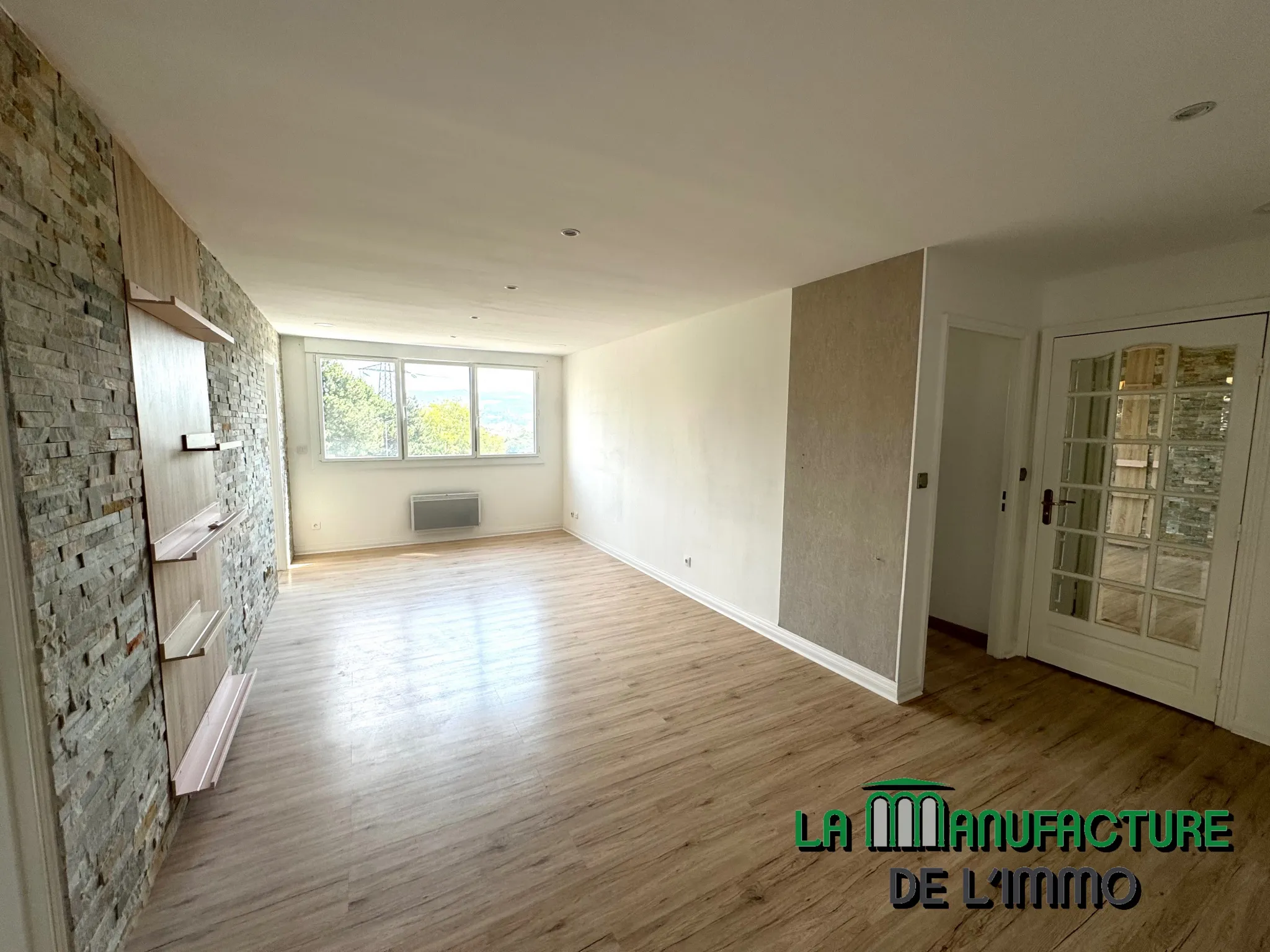 Appartement F4 à Saint-Étienne - Lumineux avec Vue Dégagée 