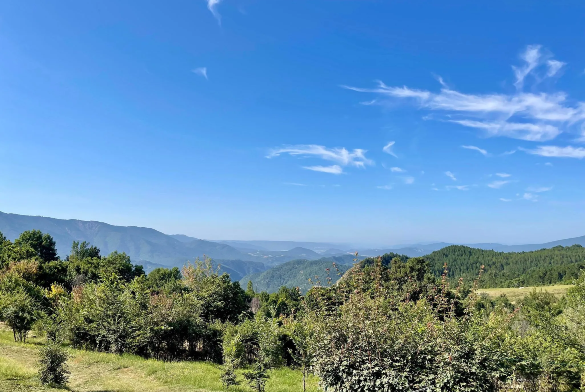 Maison Rénovée avec Vue Imprenable à Saint-Geniez 