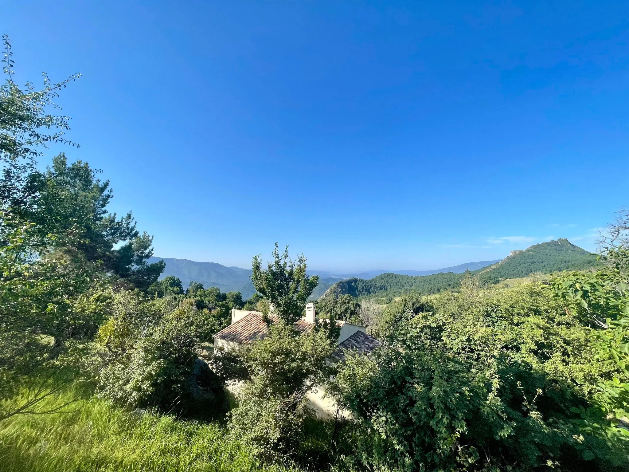 Maison Rénovée avec Vue Imprenable à Saint-Geniez 