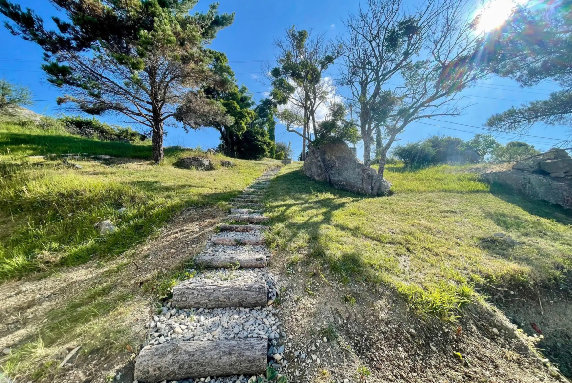 Maison Rénovée avec Vue Imprenable à Saint-Geniez 