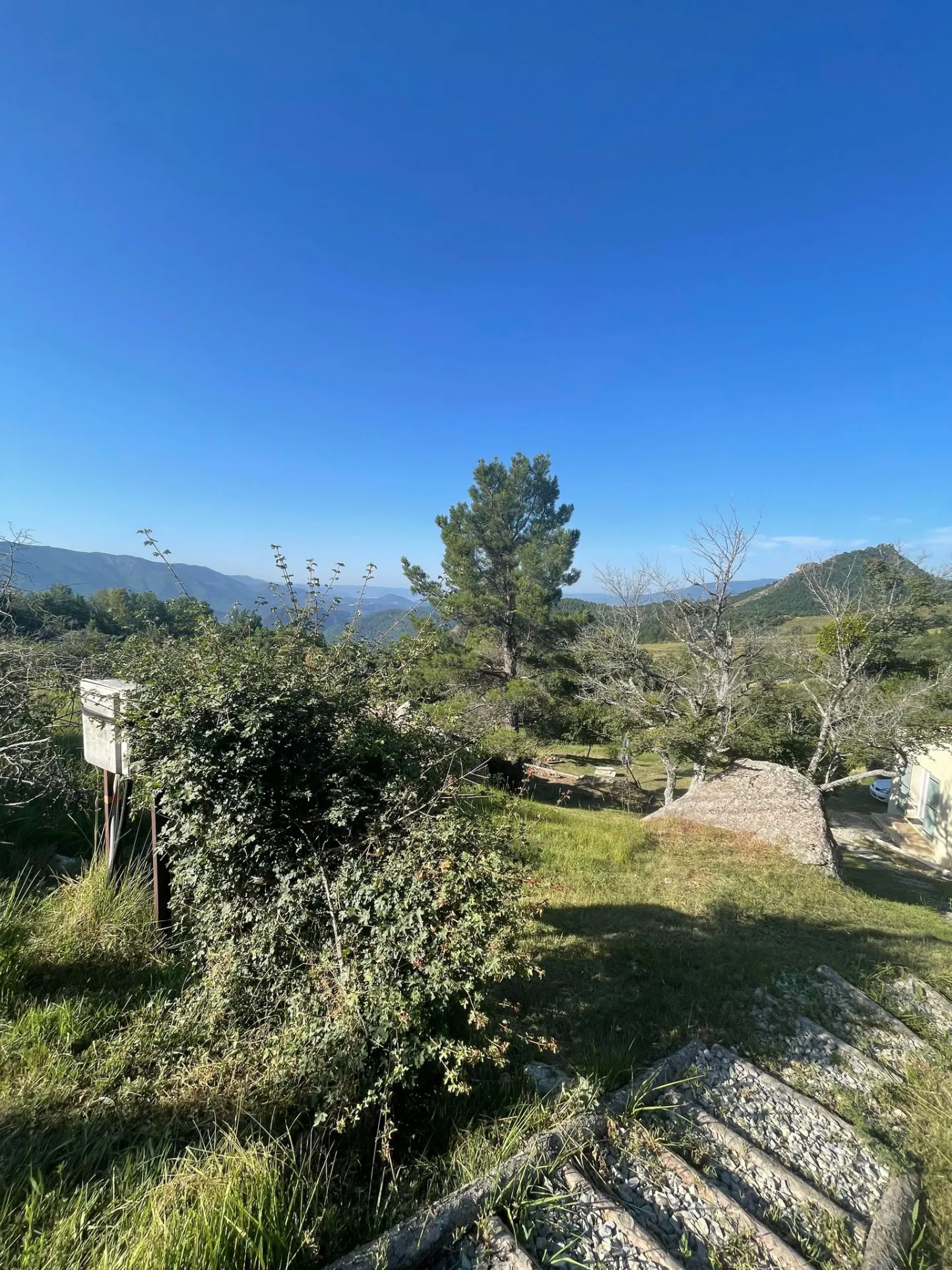 Maison Rénovée avec Vue Imprenable à Saint-Geniez 