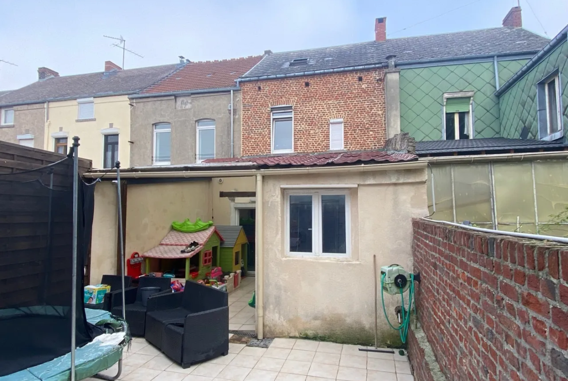 Maison de ville en brique avec 3 chambres à Jeumont 