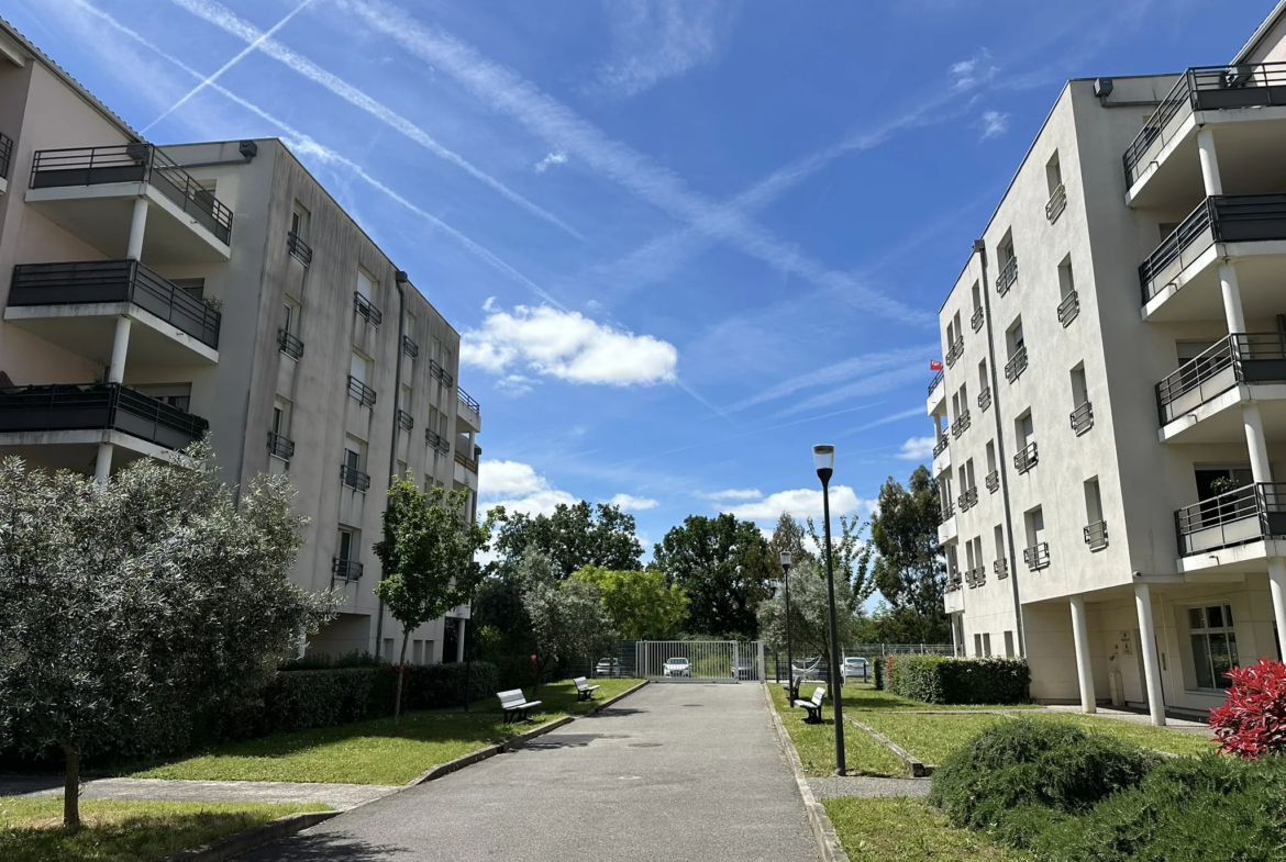 Appartement T3 de 61.5 m2 avec jardin privatif à Cornebarrieu 