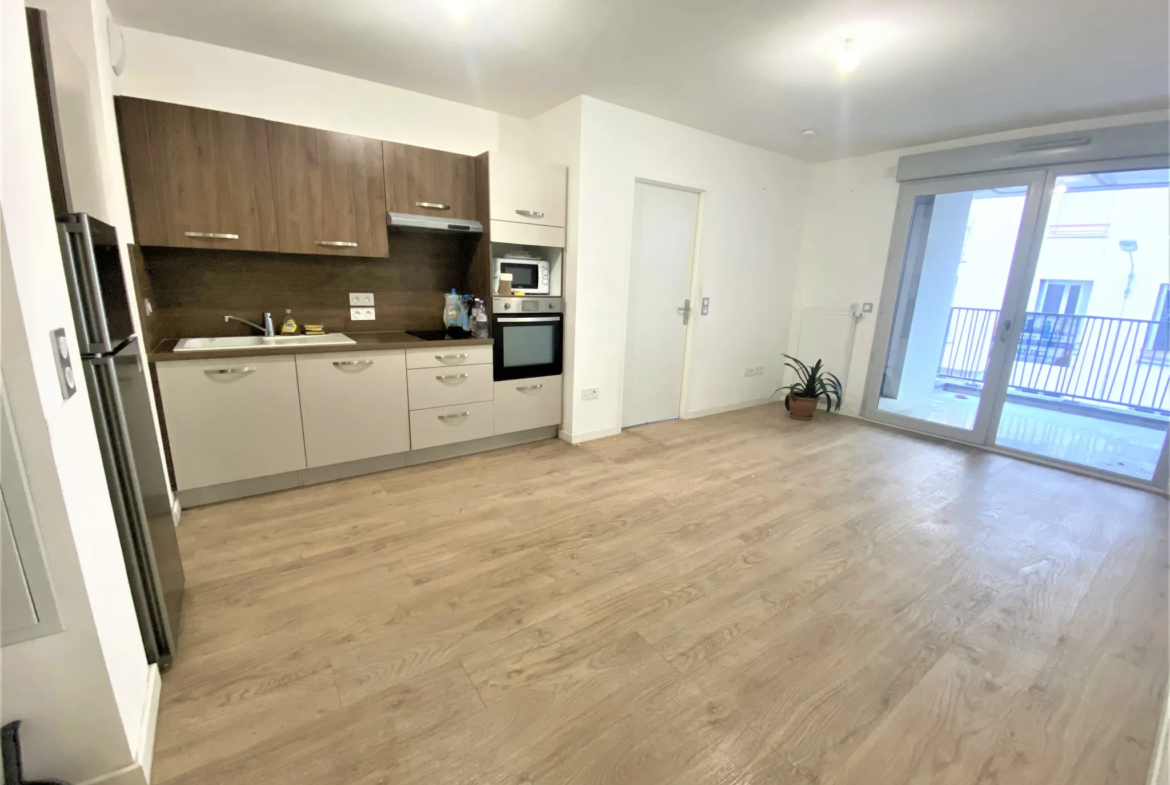 Vente appartement T2 lumineux à Grenoble avec chambre spacieuse 