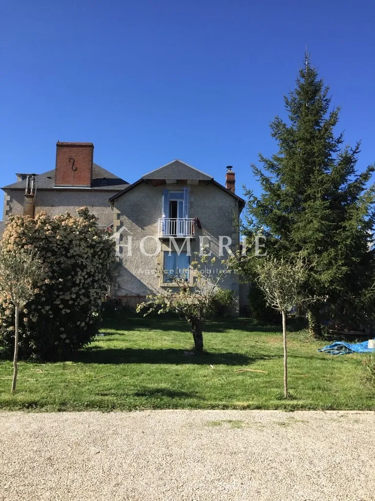 Maison des années 30 à Savigny en Sancerre avec piscine et garage 