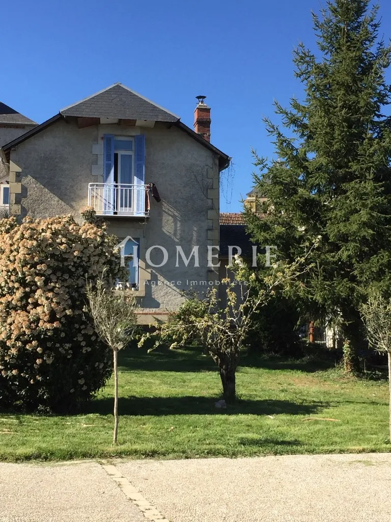 Maison des années 30 à Savigny en Sancerre avec piscine et garage 