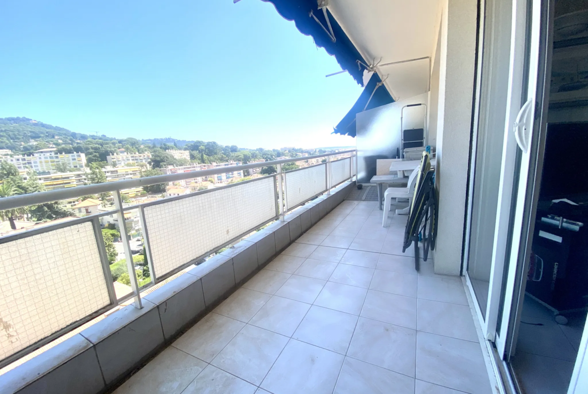 Appartement lumineux de 70 m2 avec terrasse à Le Cannet 