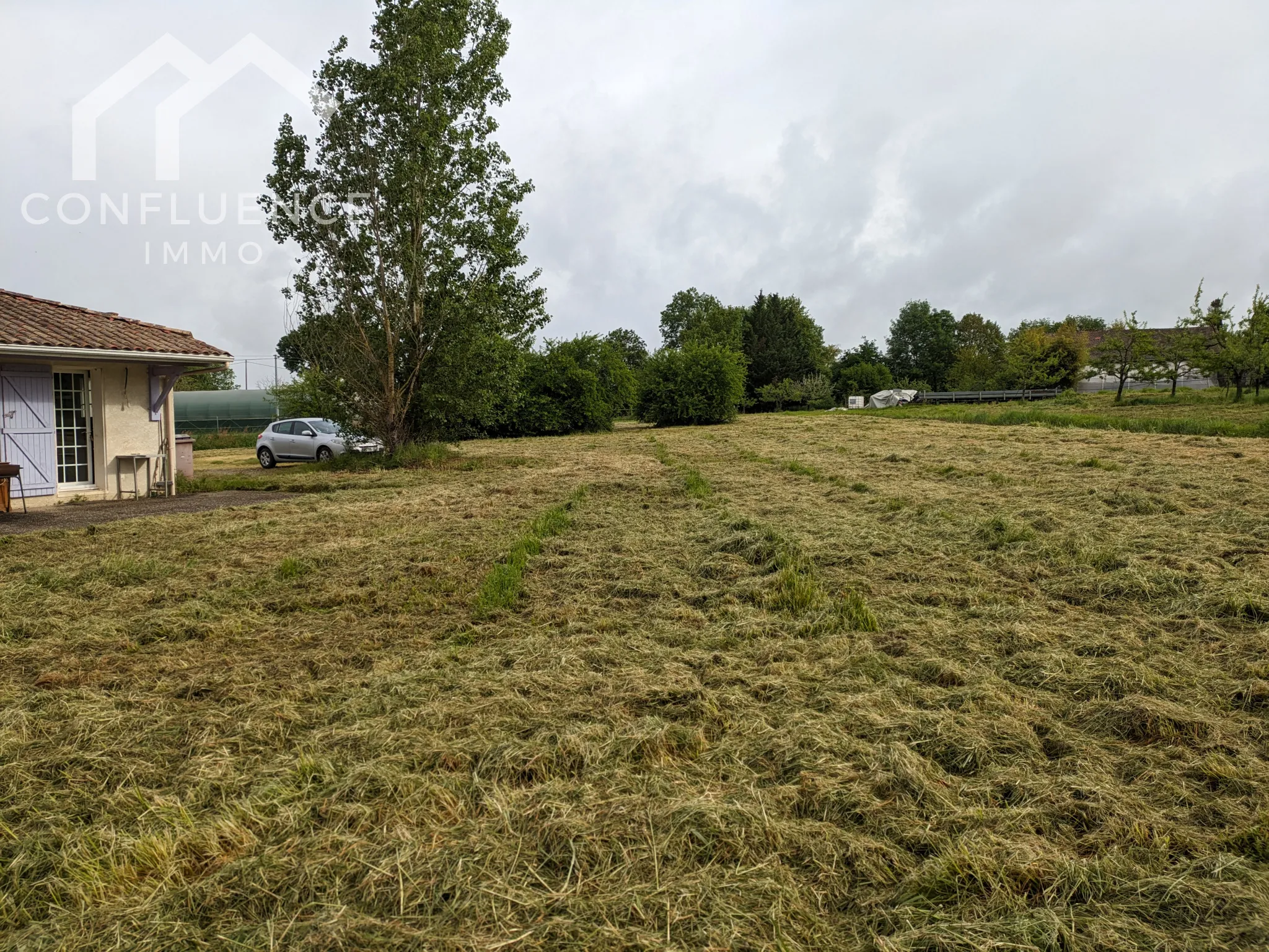 Maison de plain pied avec 4 chambres à Monclar 