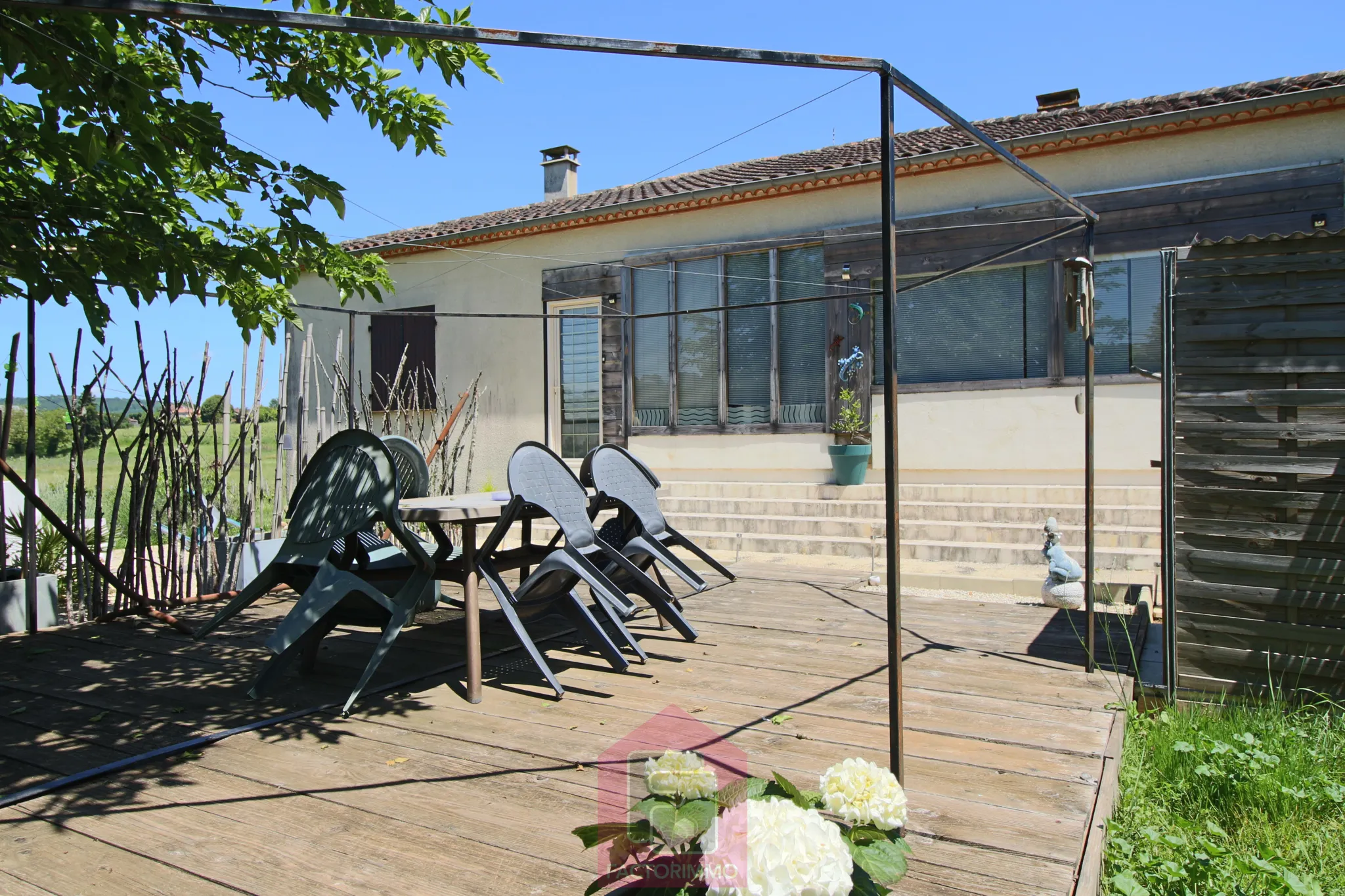 Belle maison contemporaine proche de Puy l'Eveque 