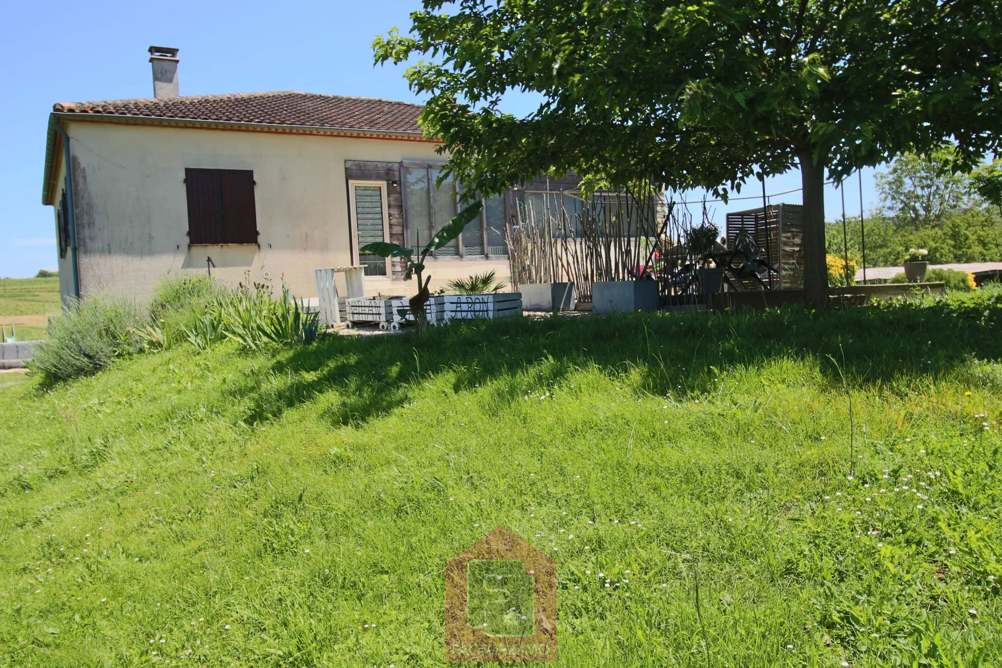 Belle maison contemporaine proche de Puy l'Eveque 