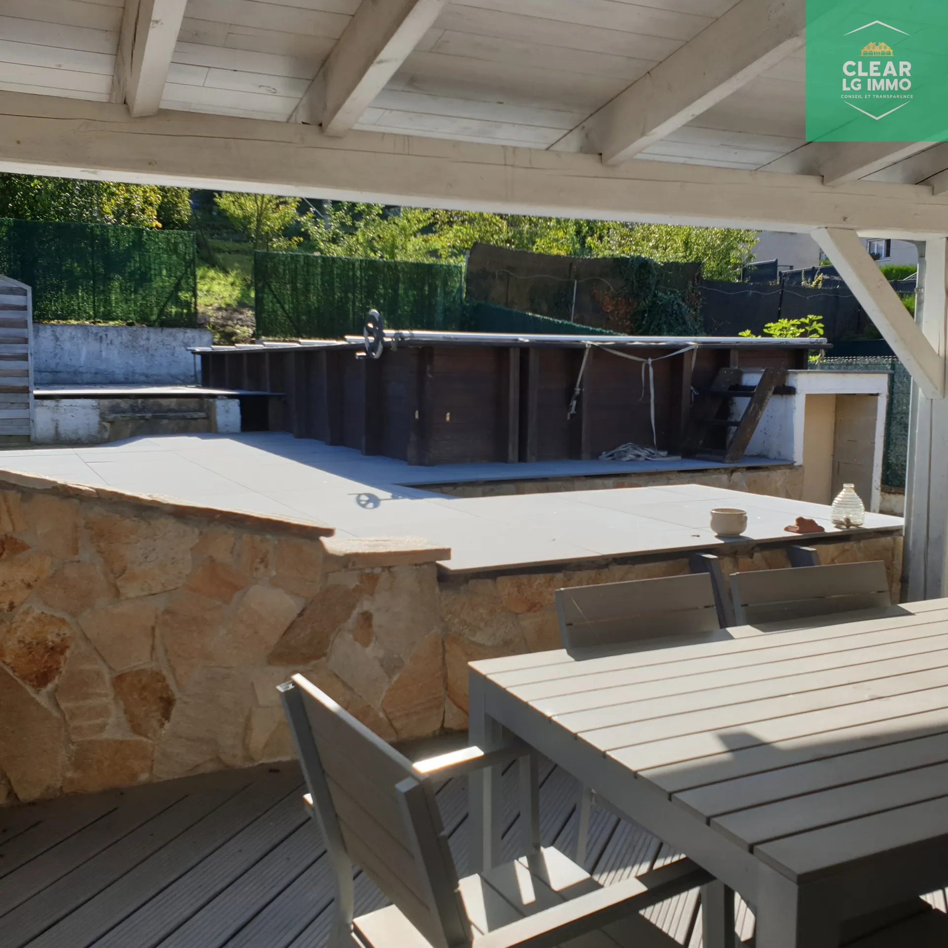 Maison de caractère avec piscine et terrasses à Ranguevaux 