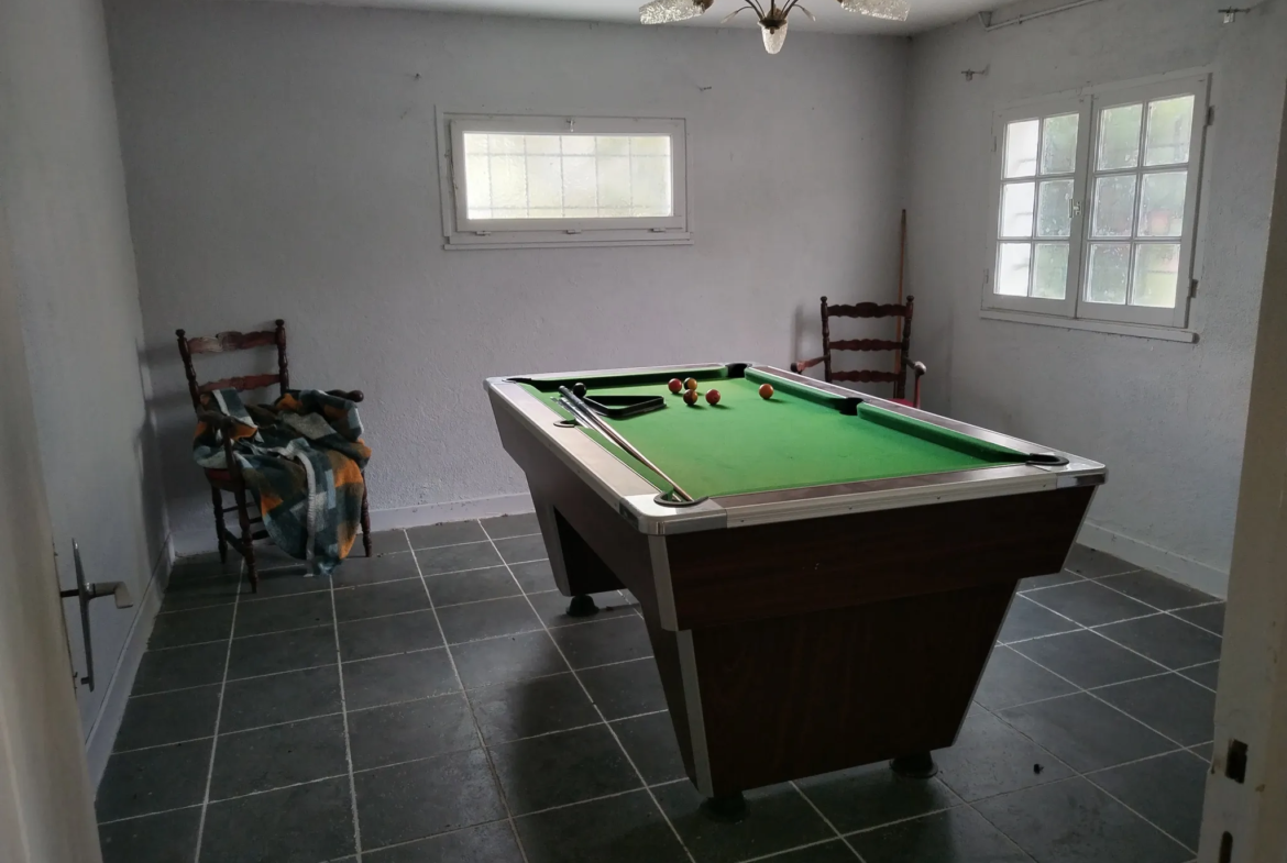 Lovely Pavilion in La Charité-Sur-Loire with Pool and Garden Views 