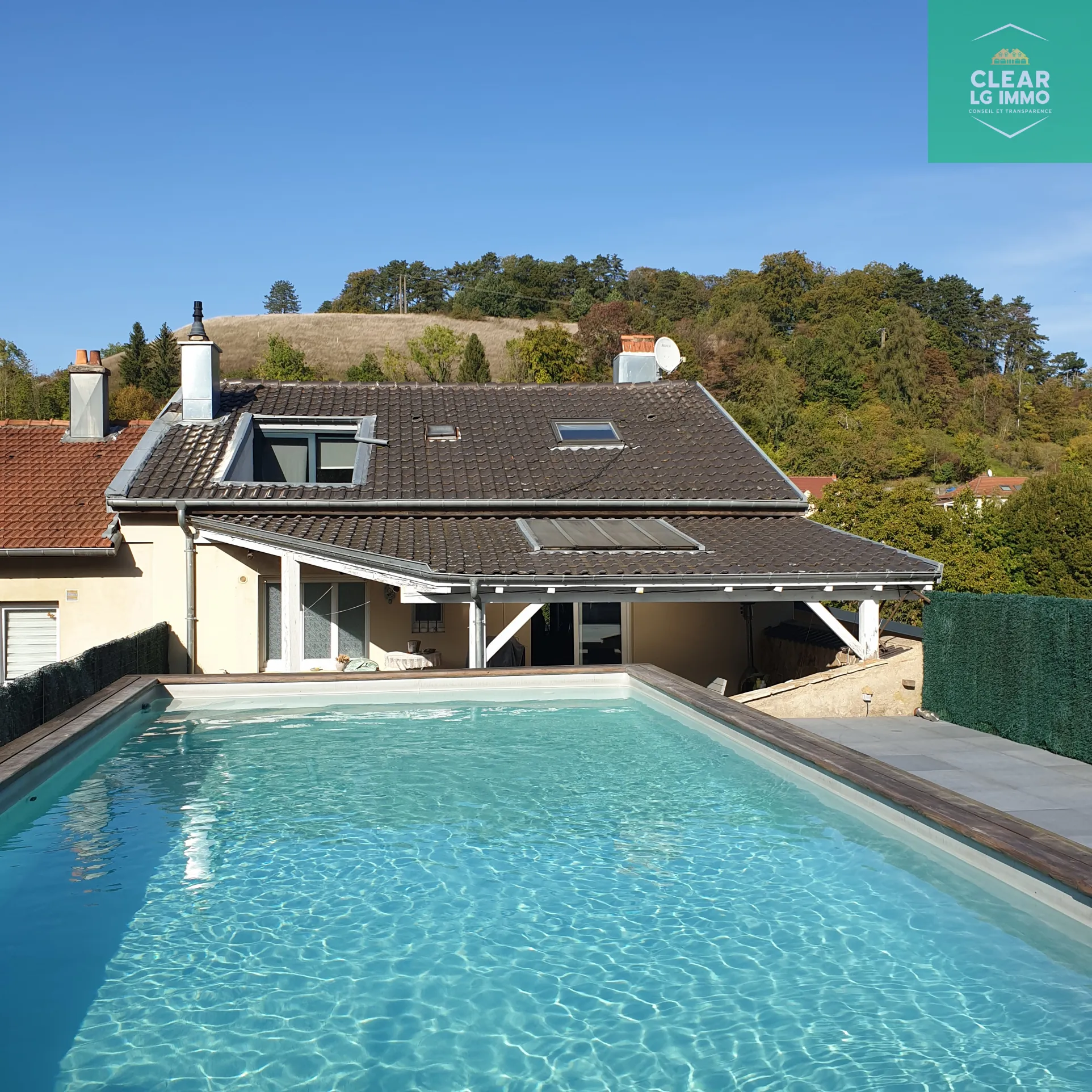 Maison de caractère avec piscine et terrasses à Ranguevaux 