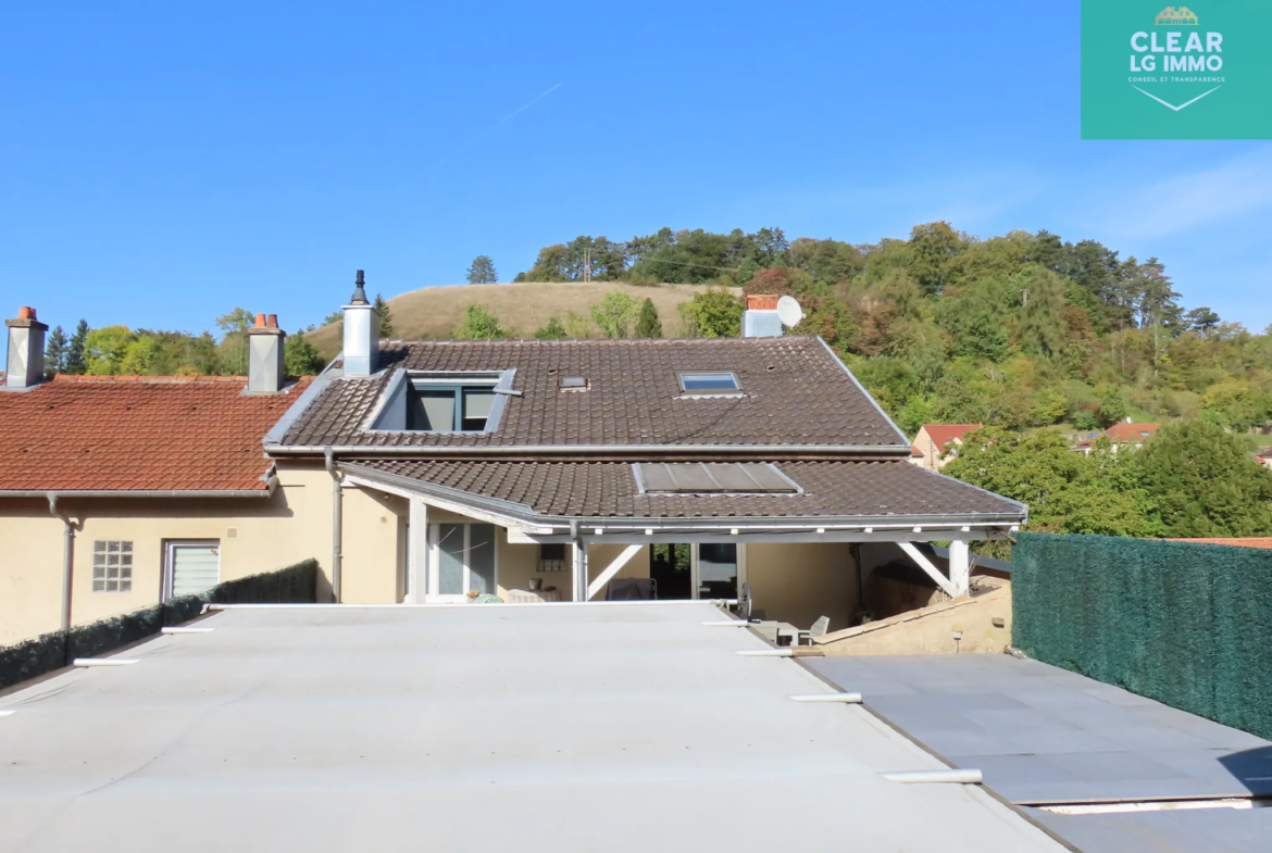 Maison de caractère avec piscine et terrasses à Ranguevaux 