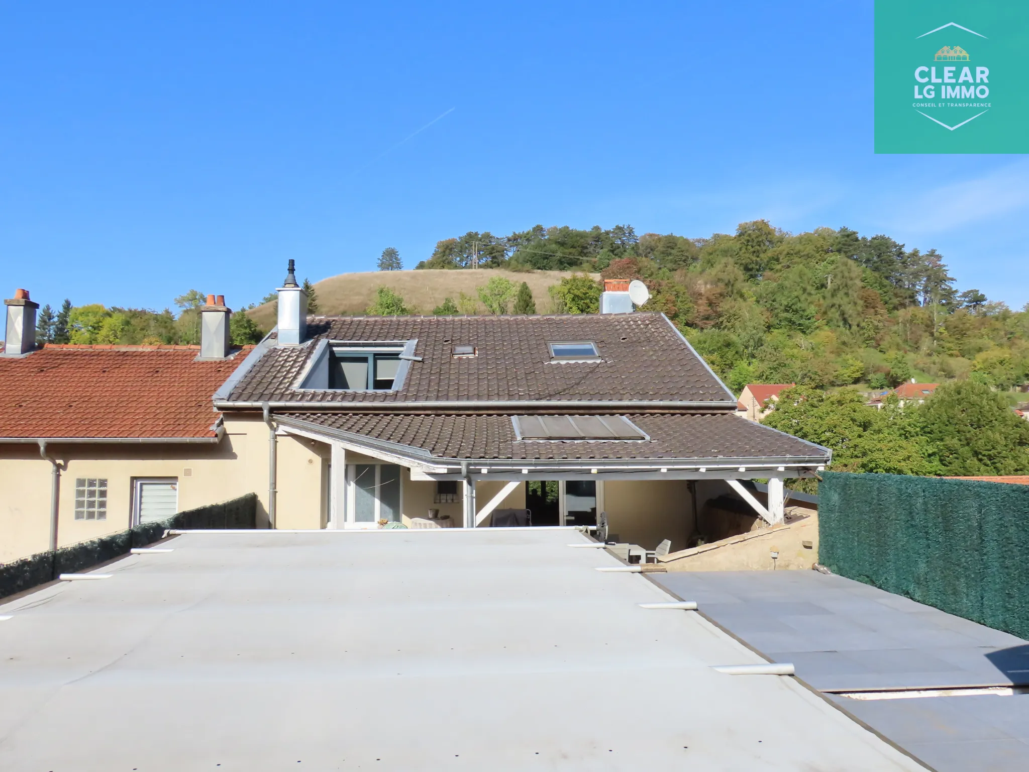 Maison de caractère avec piscine et terrasses à Ranguevaux 