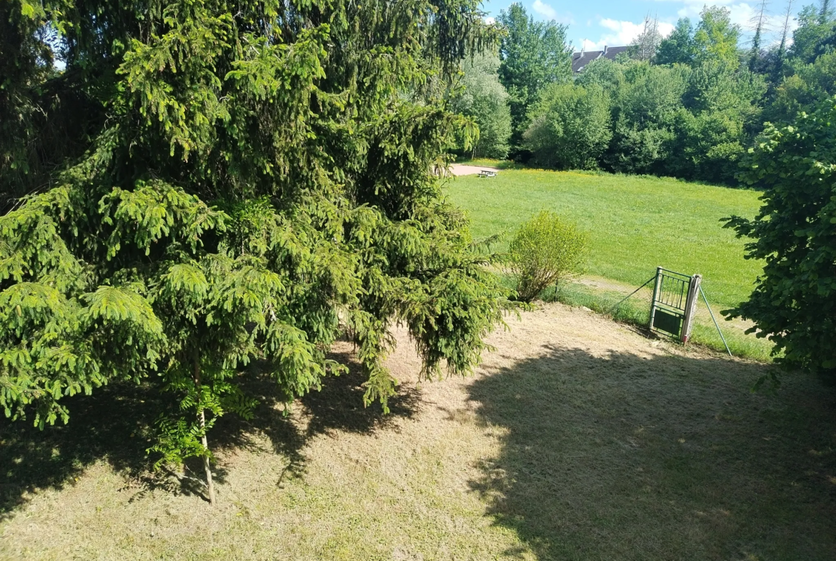 Charming House in Cours les Barres with Lovely Garden 