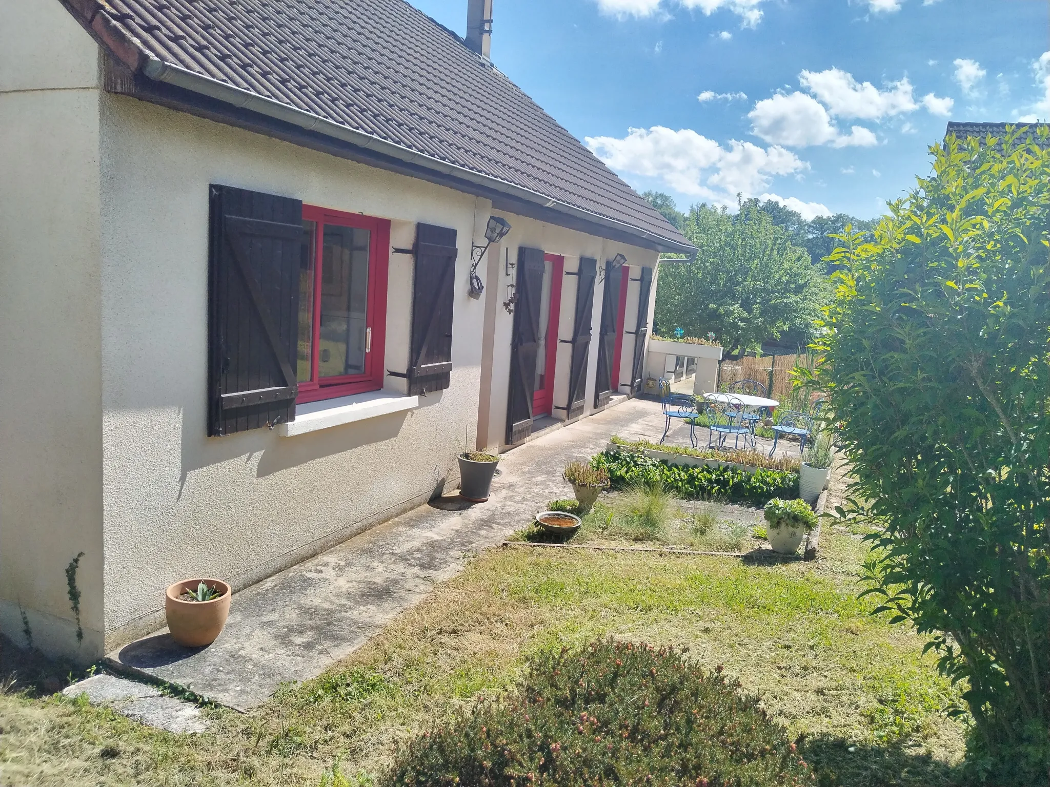 Charming House in Cours les Barres with Lovely Garden 