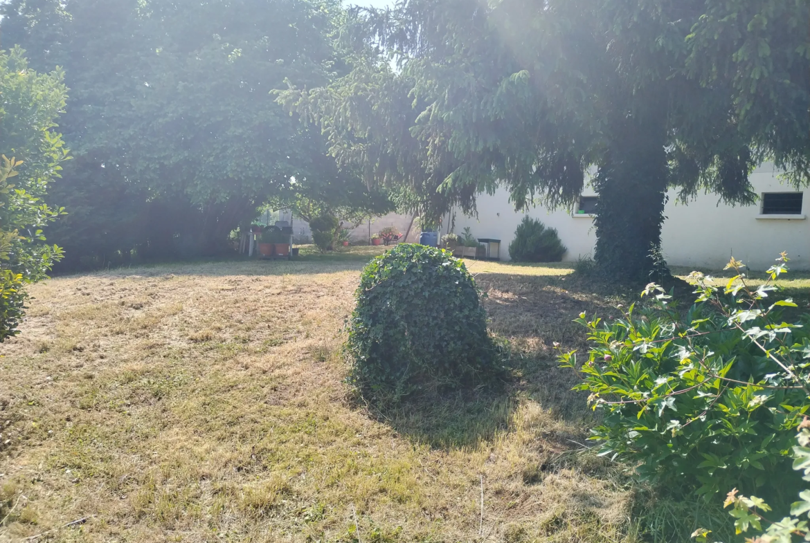 Charming House in Cours les Barres with Lovely Garden 