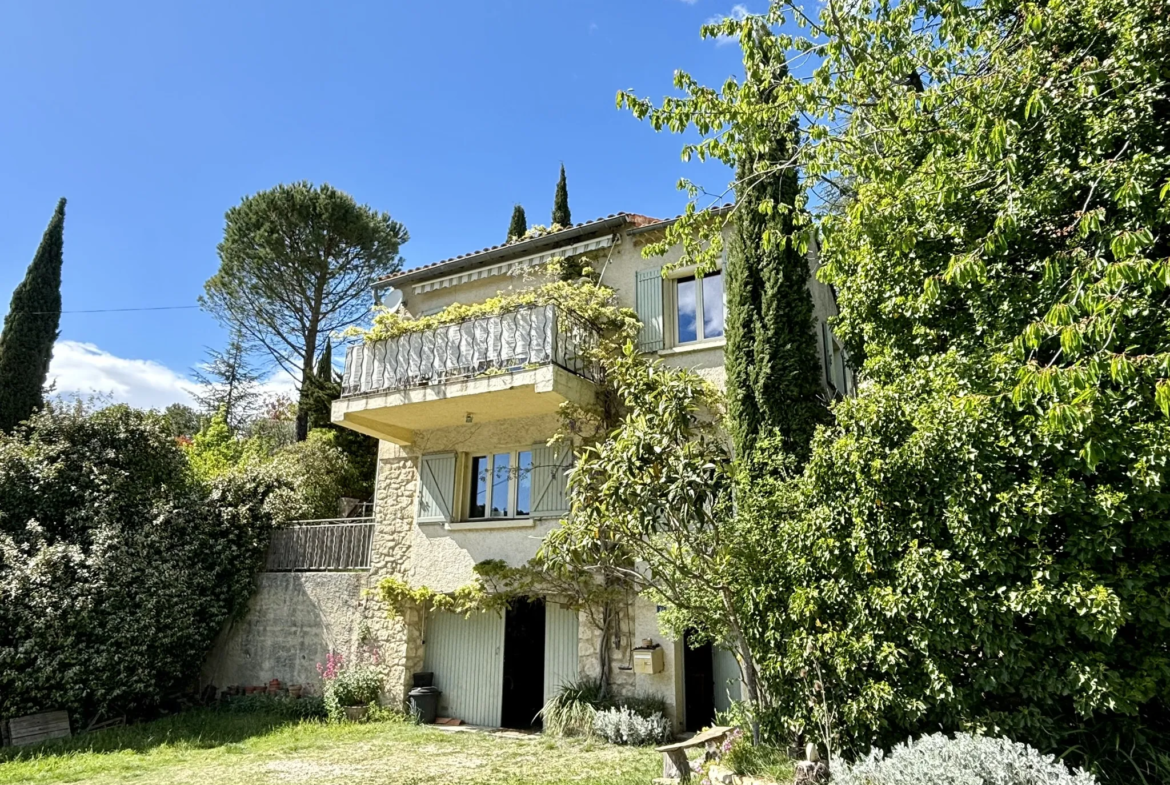 Maison Atypique Pleine de Charme à Malaucène 