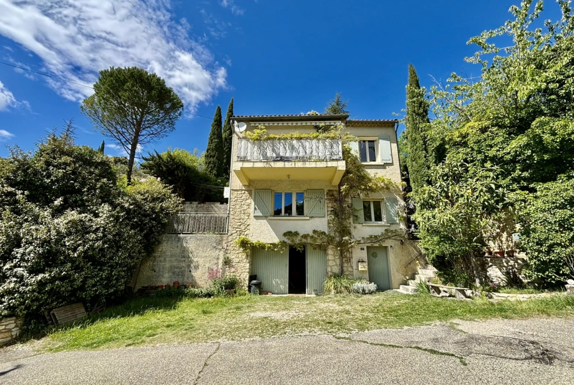 Maison Atypique Pleine de Charme à Malaucène 