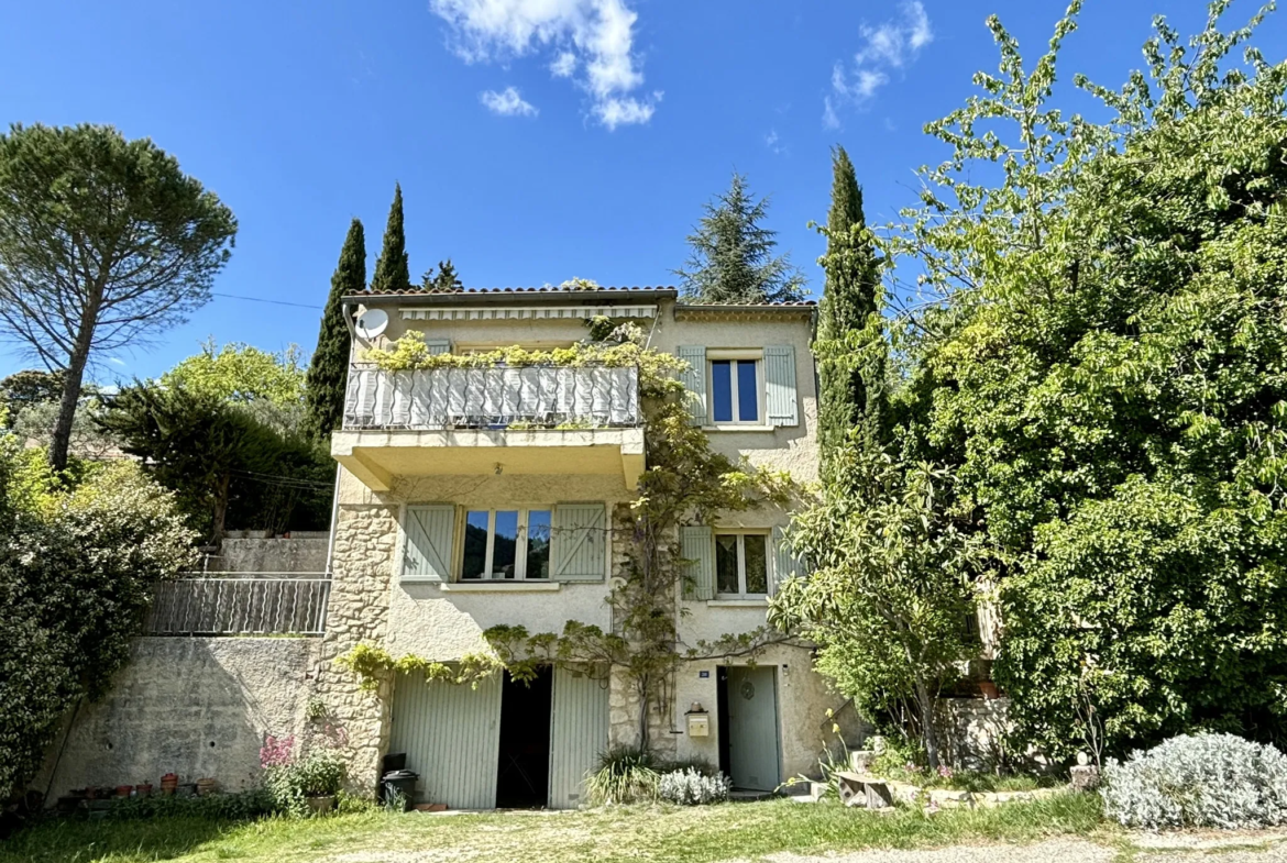 Maison Atypique Pleine de Charme à Malaucène 