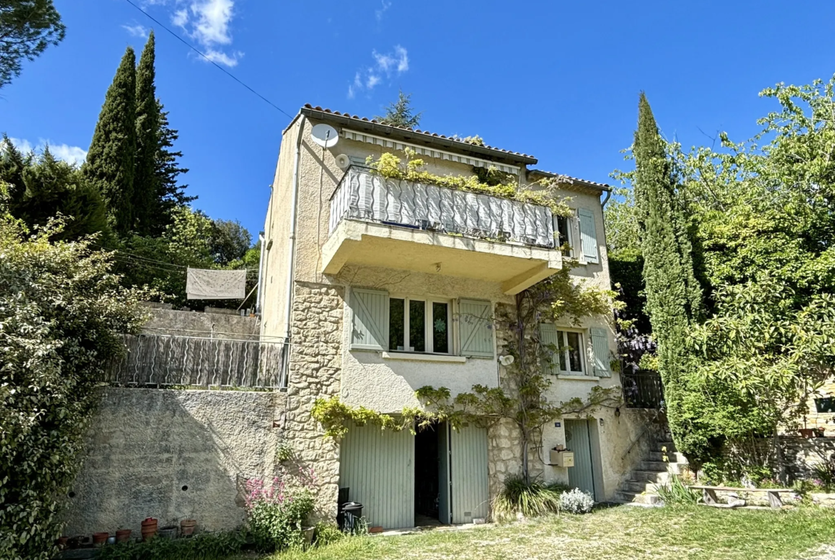 Maison Atypique Pleine de Charme à Malaucène 