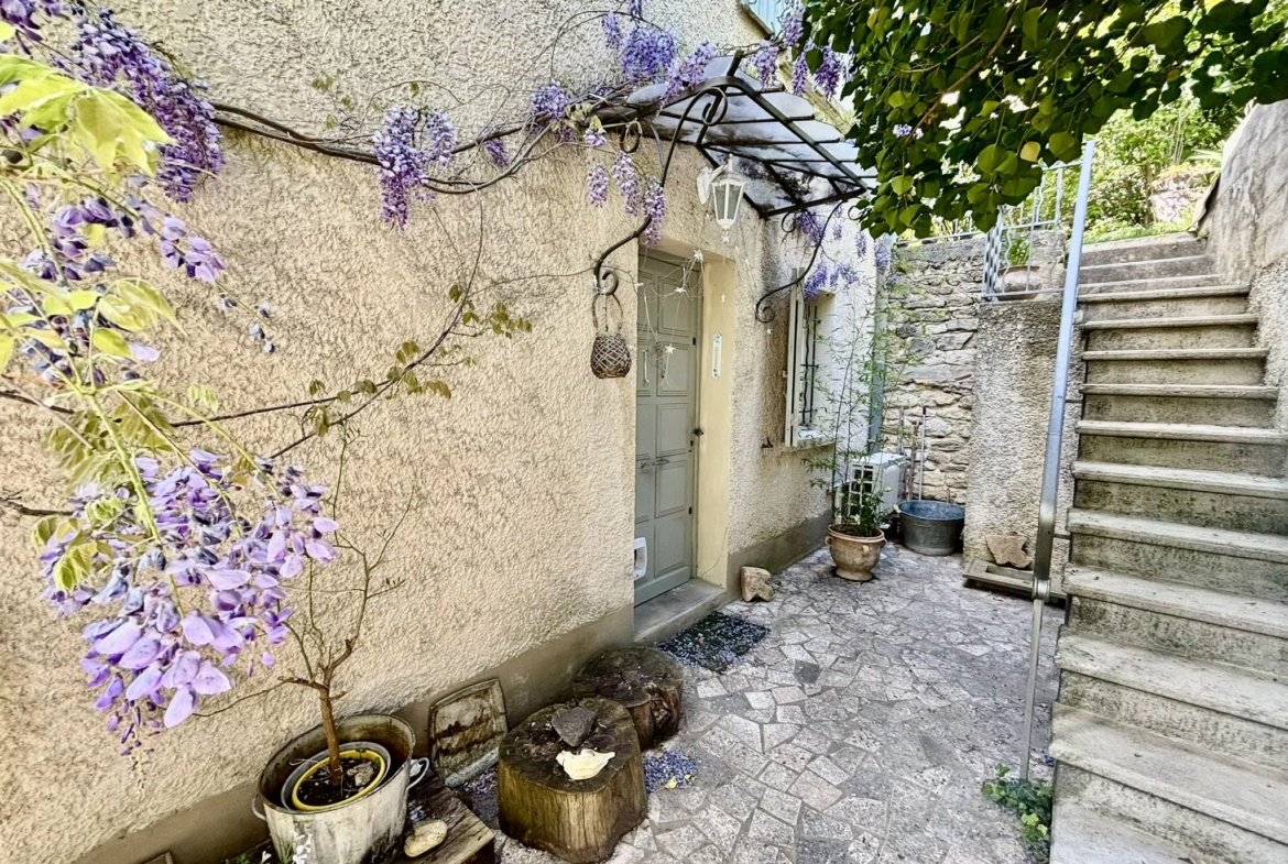 Maison Atypique Pleine de Charme à Malaucène 