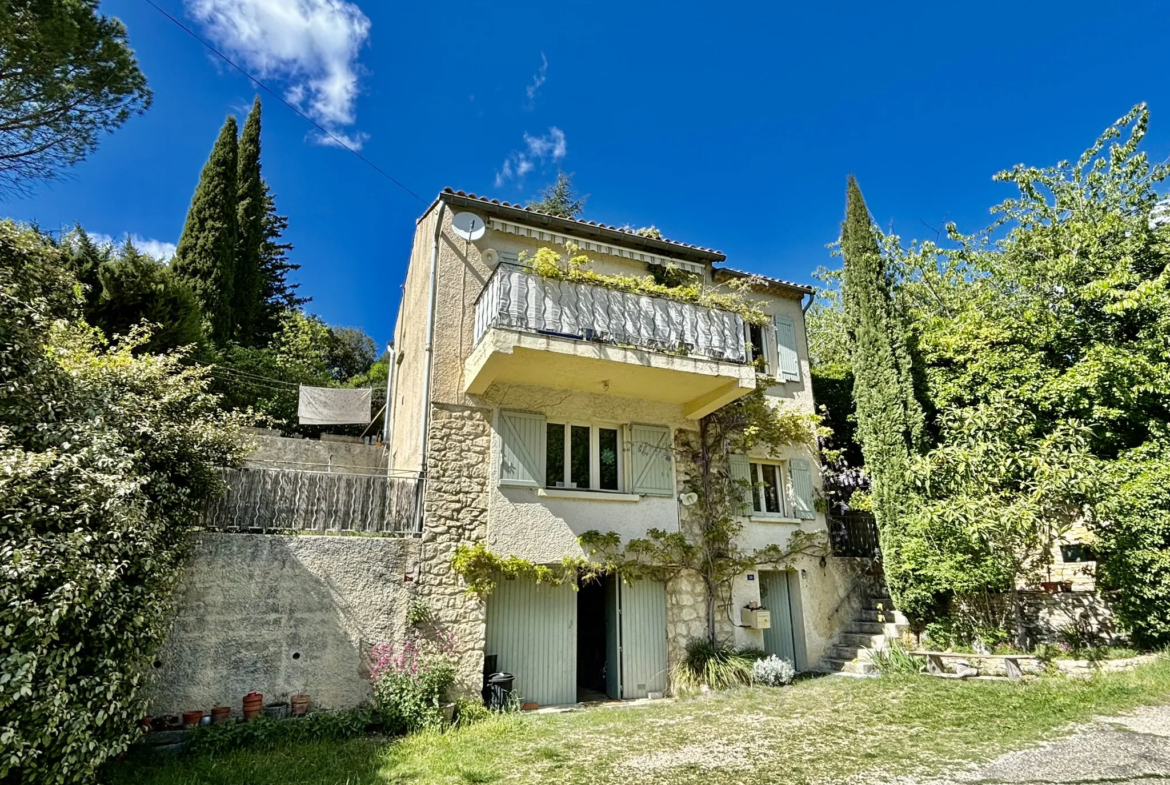 Maison Atypique Pleine de Charme à Malaucène 