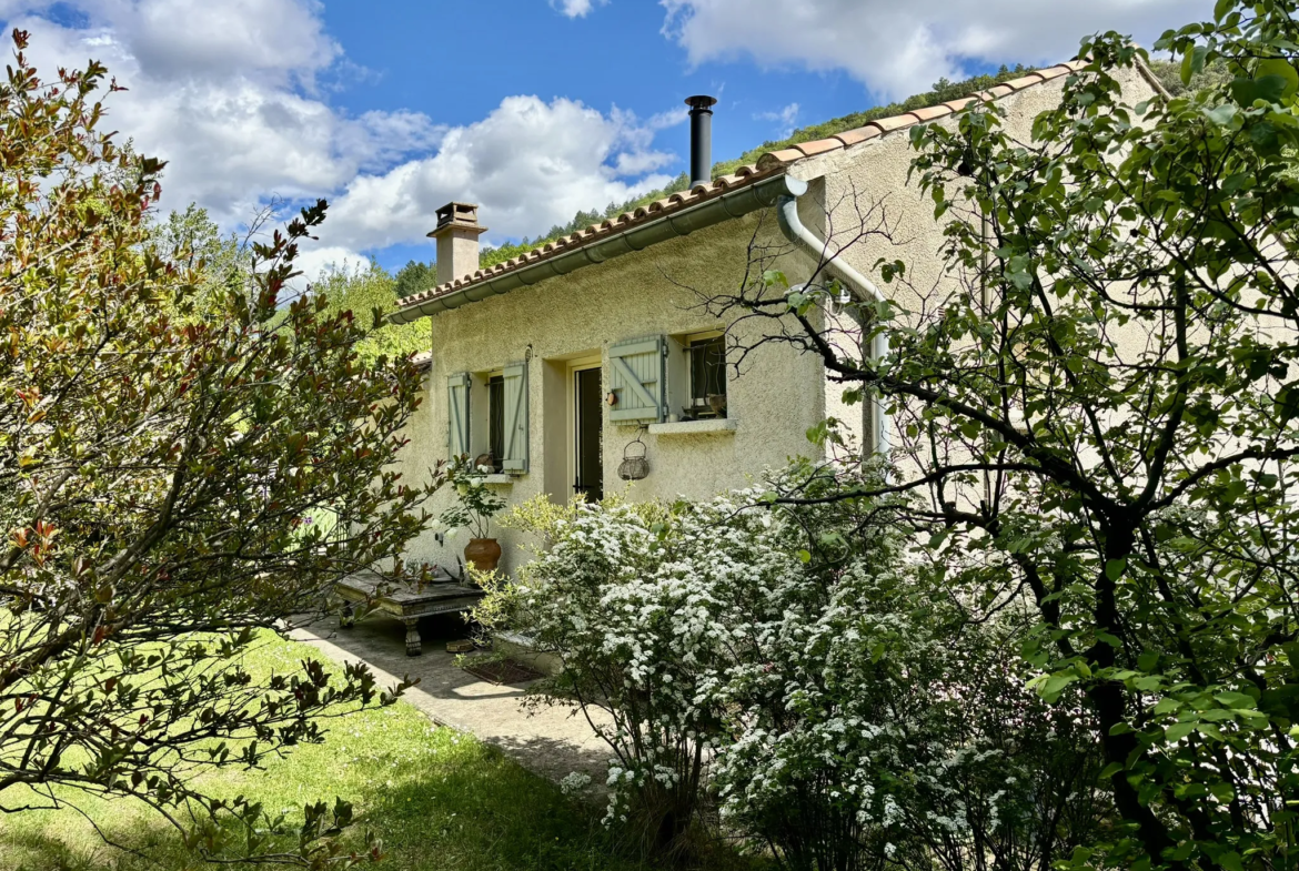 Maison Atypique Pleine de Charme à Malaucène 