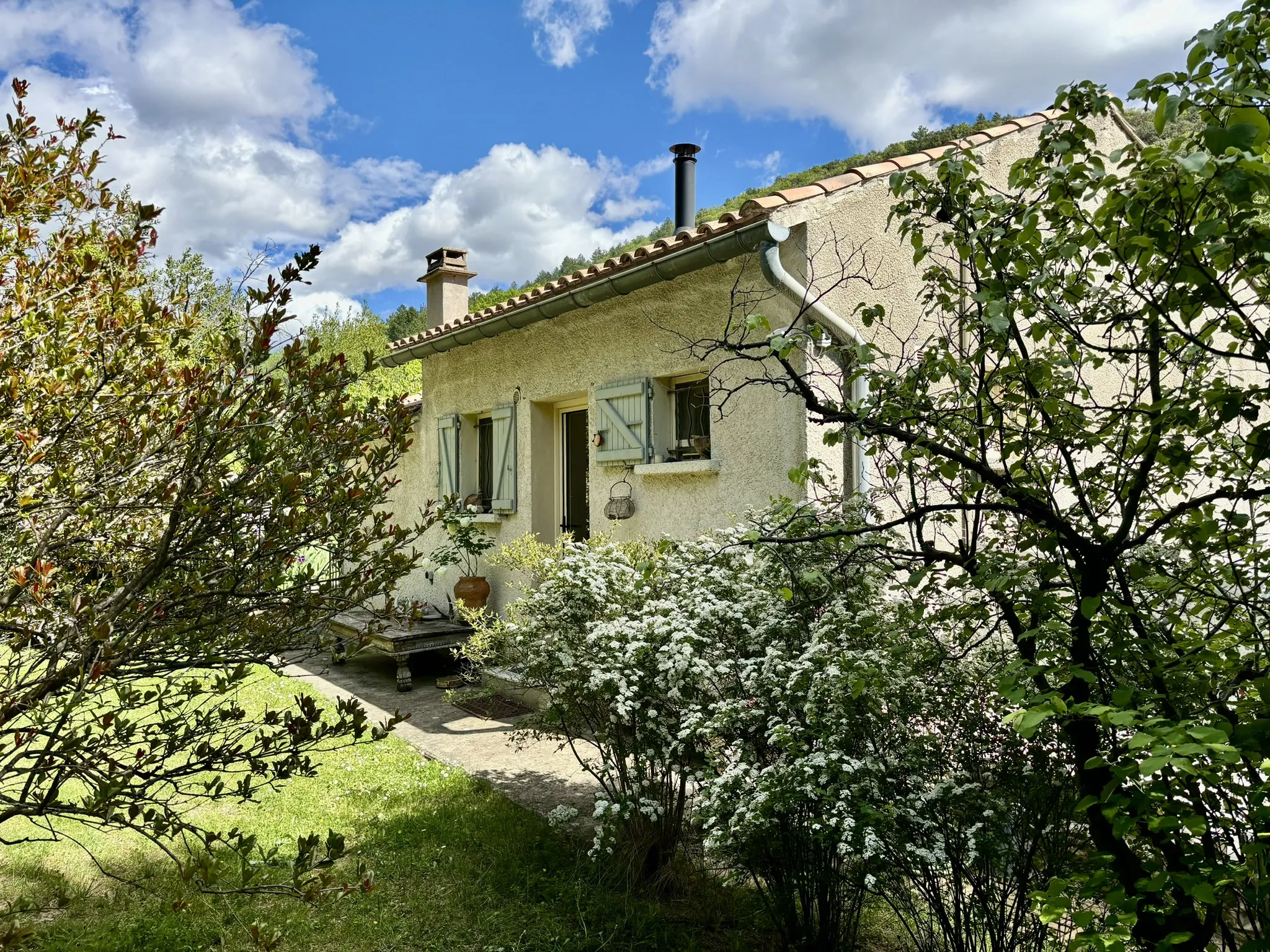 Maison Atypique Pleine de Charme à Malaucène 