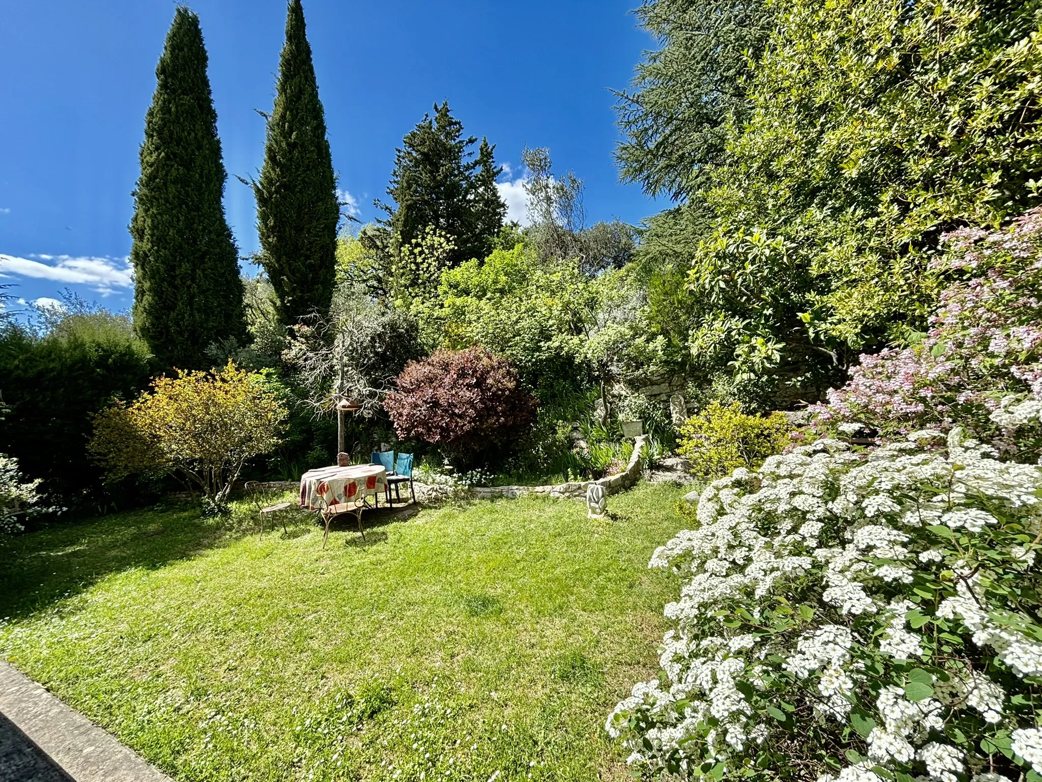 Maison Atypique Pleine de Charme à Malaucène 