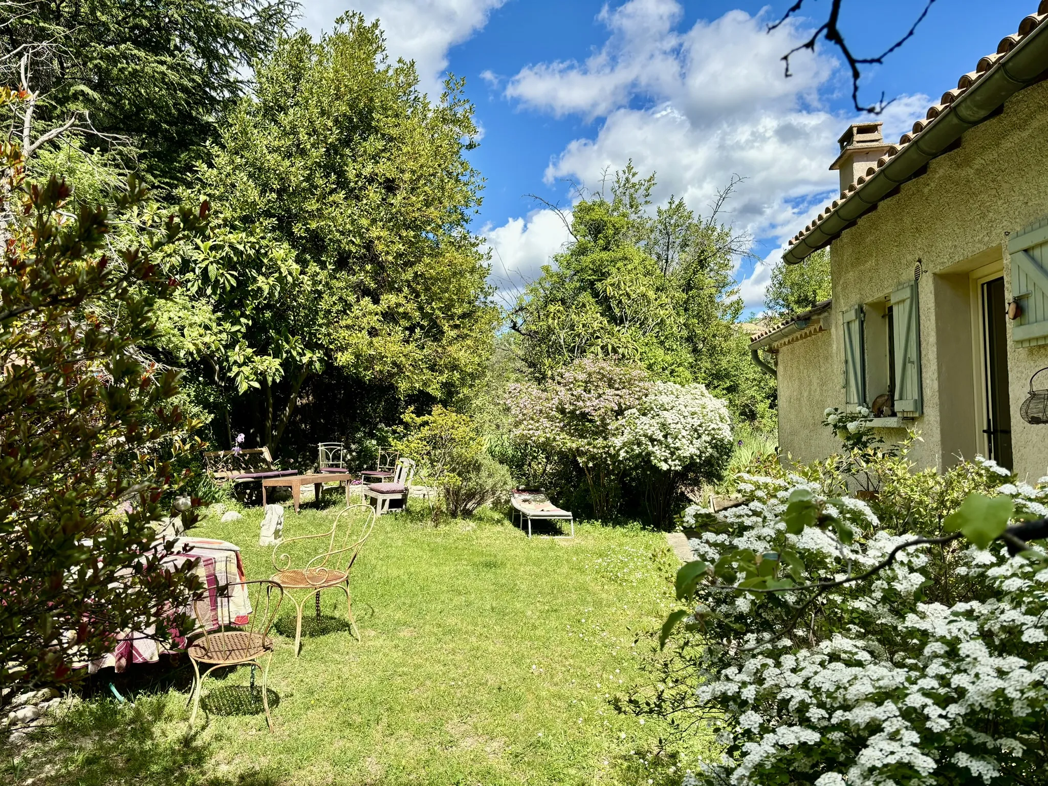 Maison Atypique Pleine de Charme à Malaucène 