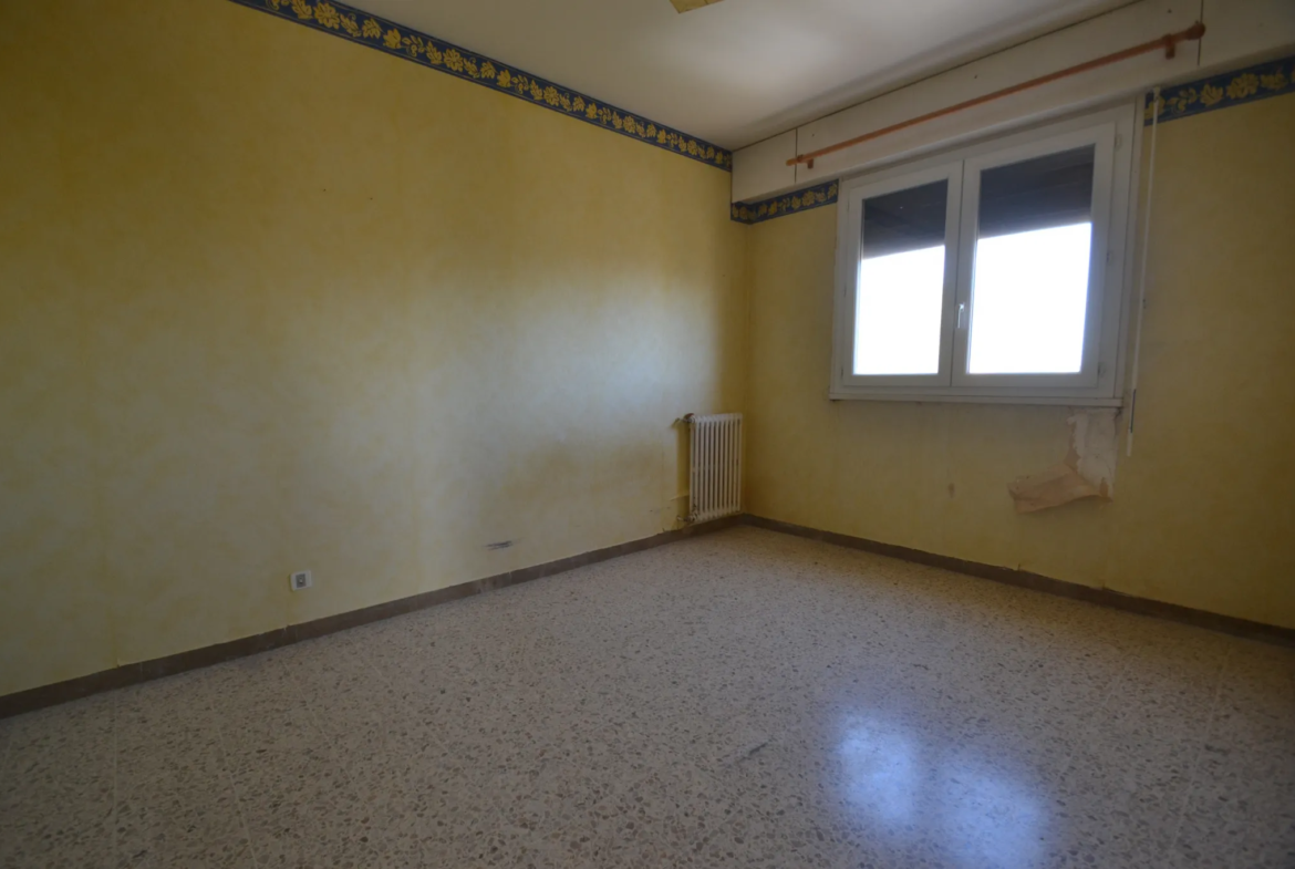 Appartement F4 à Rénover avec Vue Mer à Ville di pietrabugno 