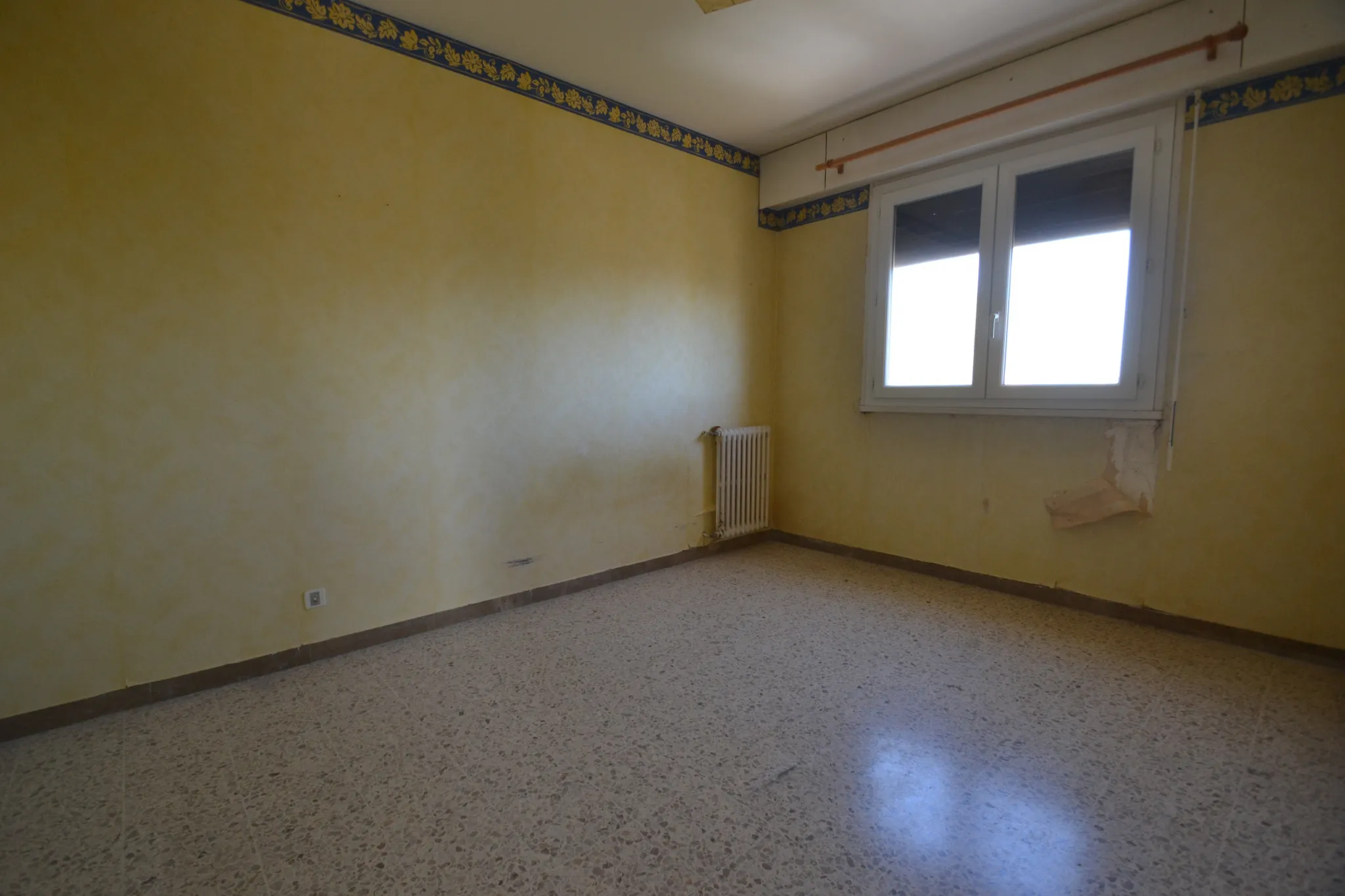 Appartement F4 à Rénover avec Vue Mer à Ville di pietrabugno 