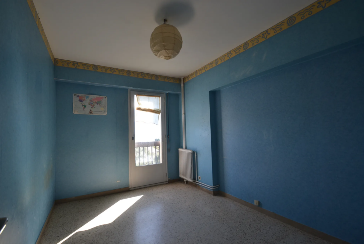 Appartement F4 à Rénover avec Vue Mer à Ville di pietrabugno 