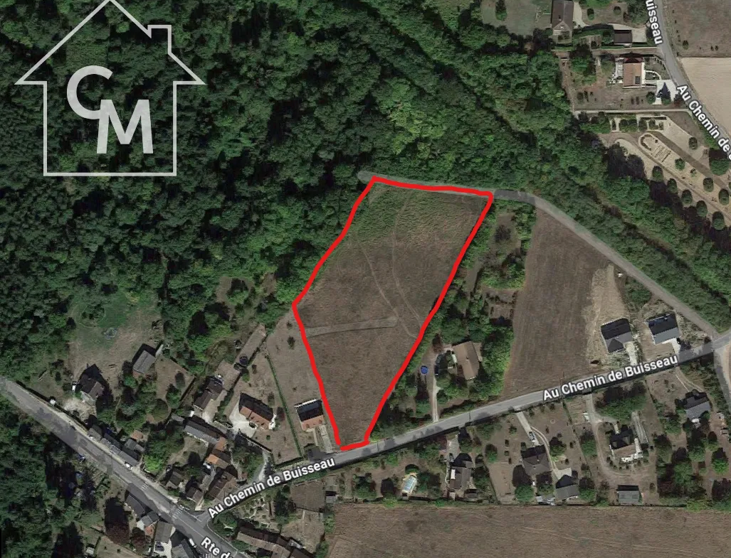 Terrain constructible de 3450 m2 à Puiseaux 