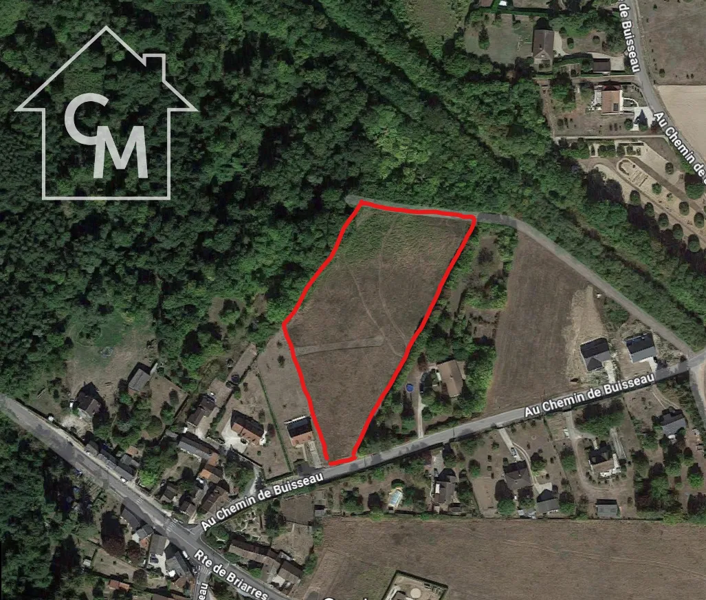 Terrain constructible de 3450 m2 à Puiseaux 