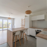 Appartement deux pièces avec terrasse, jardin et parking à Mérignac