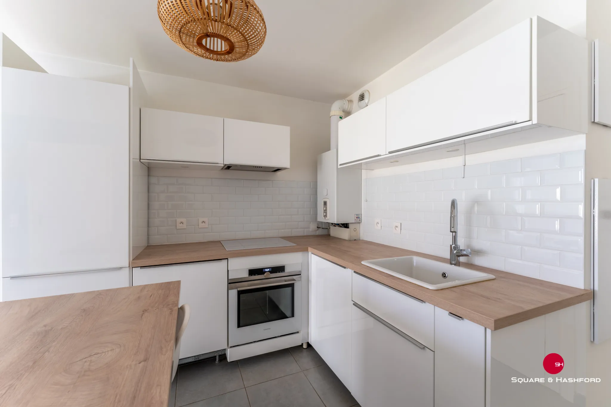 Appartement deux pièces avec terrasse, jardin et parking à Mérignac 