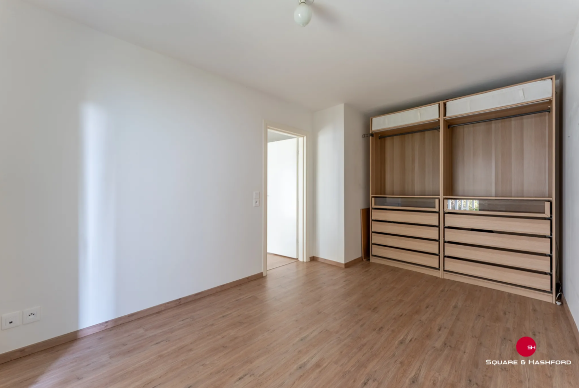 Appartement deux pièces avec terrasse, jardin et parking à Mérignac 