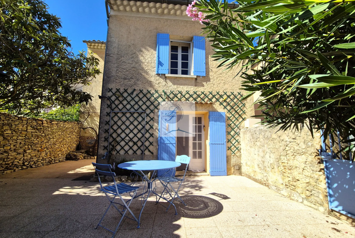 Maison ancienne 106m2 avec cour fermée - Villes sur auzon Mont Ventoux 