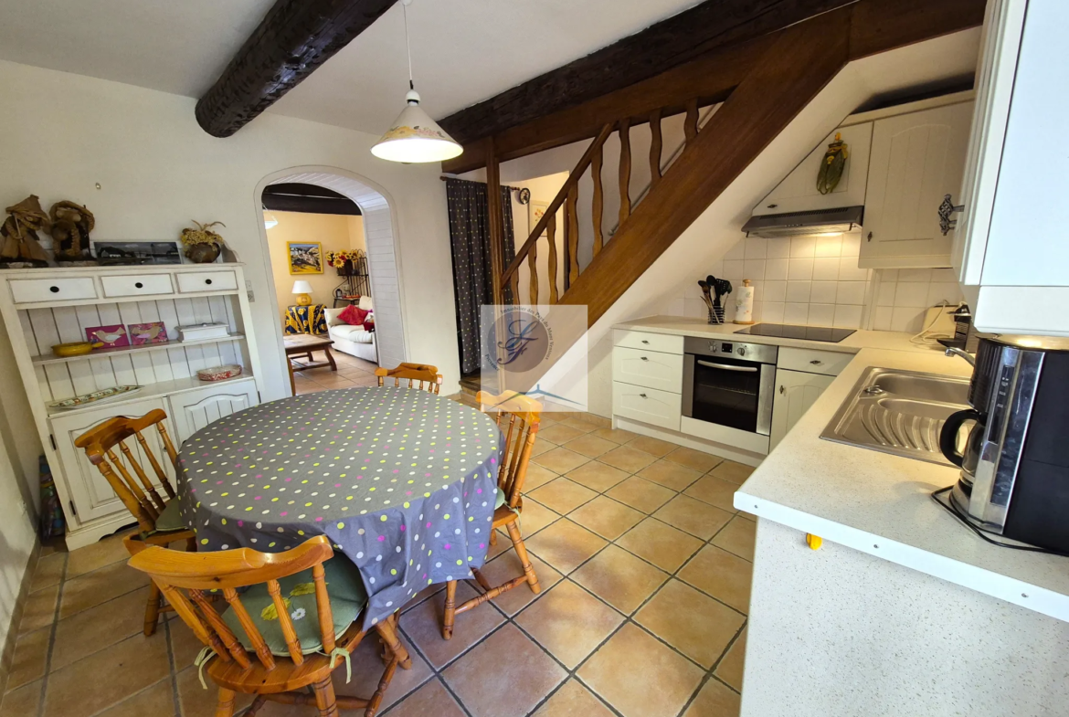 Maison ancienne 106m2 avec cour fermée - Villes sur auzon Mont Ventoux 