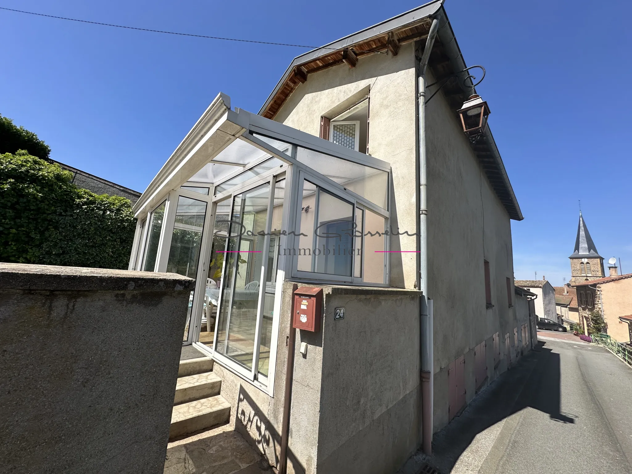 Maison de village avec vue sur la campagne à Balbigny 