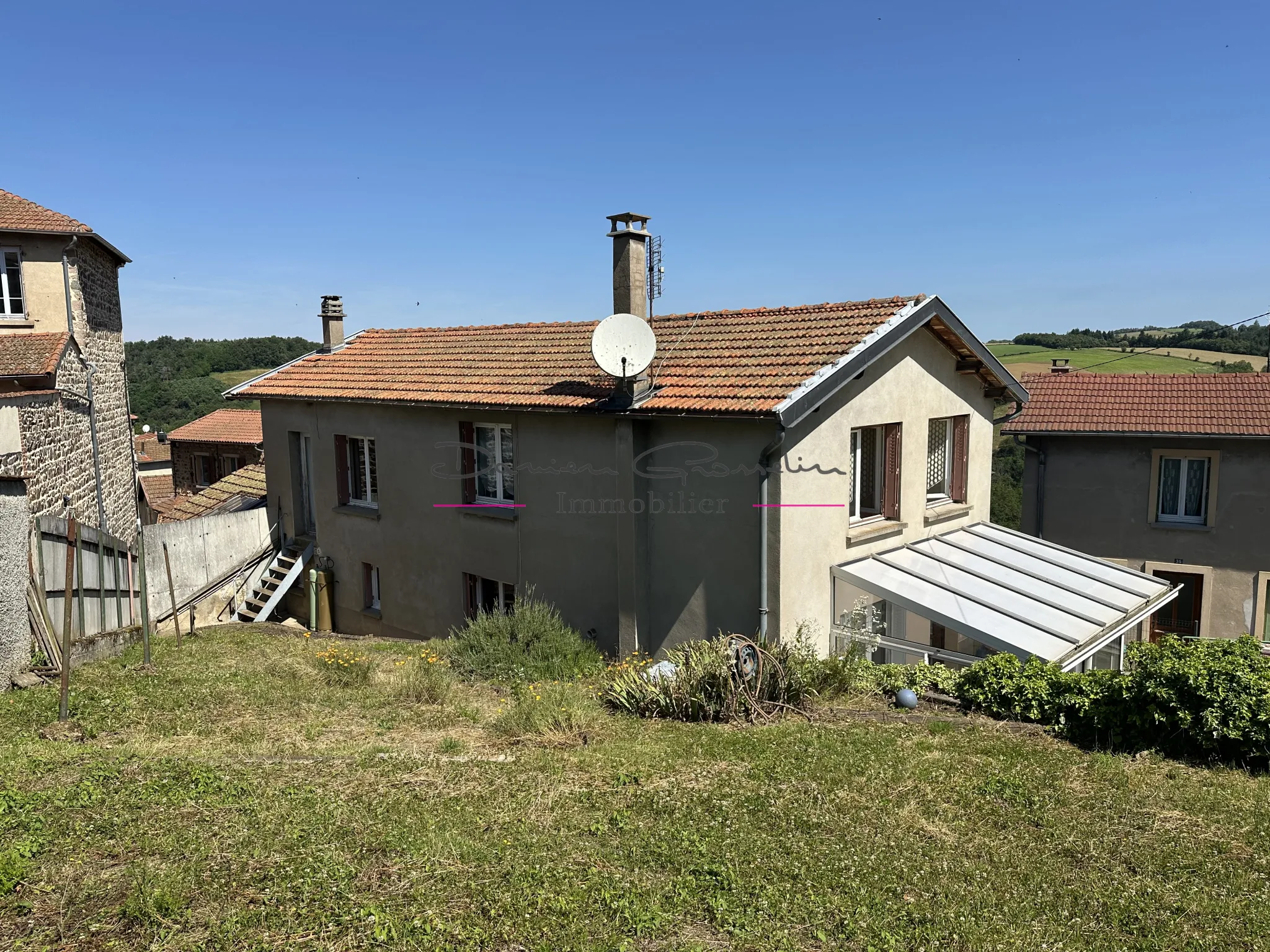 Maison de village avec vue sur la campagne à Balbigny 