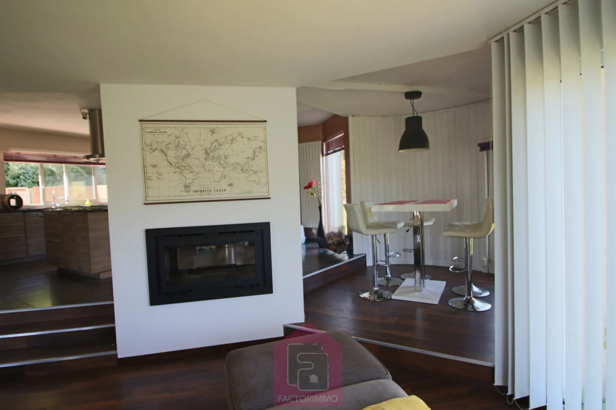 Belle maison d'architecte avec une vue sur Puy l'Eveque 