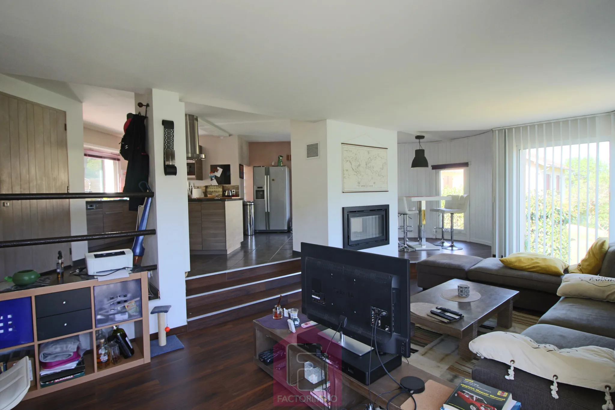 Belle maison d'architecte avec une vue sur Puy l'Eveque 