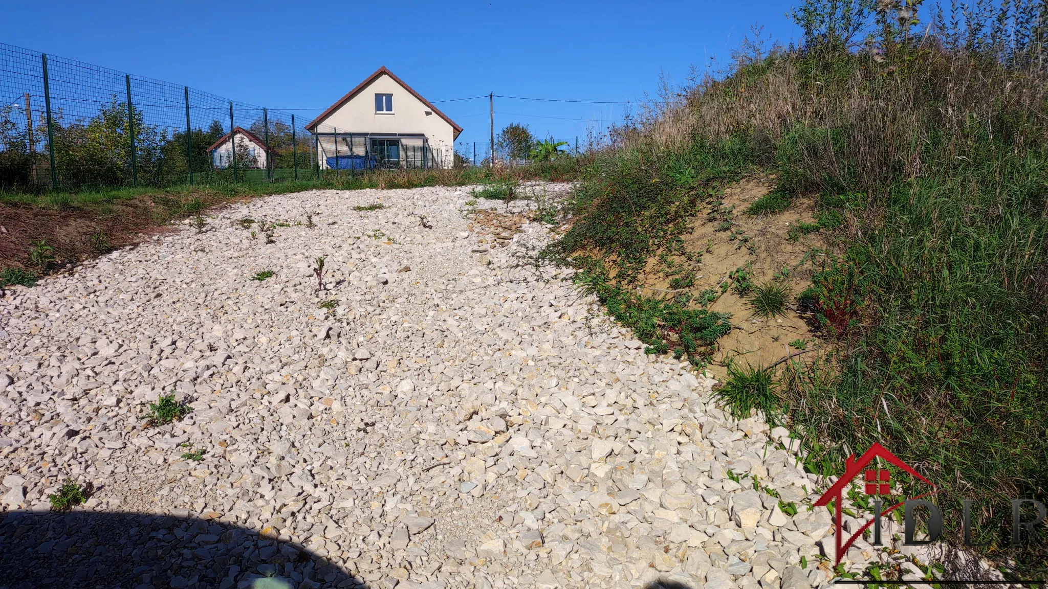 Terrain constructible de 1600m2 à Chaumergy 